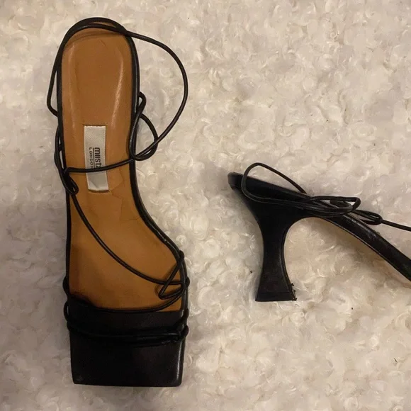 MIISTA Strappy Square Toe Sandal 🖤 - Picture 7 of 9